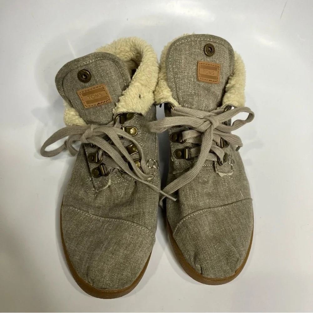 Toms highland botas fleece‎ lined lace up boots gray cream women's size 7 casual
